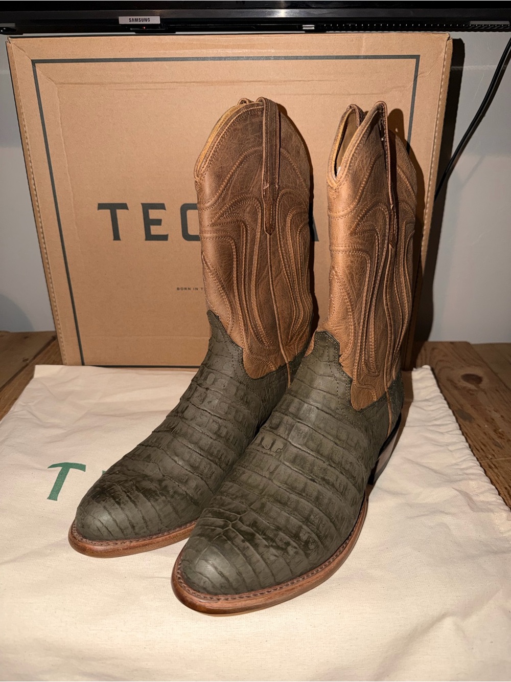 Men's 9D Tecovas The Poblano Two-Tone Exotic caiman leather